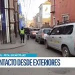 Alto tráfico vehicular y peatonal genera caos en sectores escolares al inicio de semana