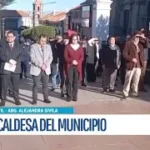 En la última iza de bandera, alcaldesa sustituta Alejandra Sivila se despide con emotivo mensaje